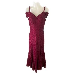 Off-the-Shoulder Cap Sleeve Floral Lace Mermaid Gown